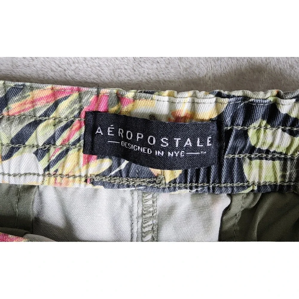 Aeropostale A87 NY Shorts Men Size S Mid Rise Yellow Painted Print Coastal‎
